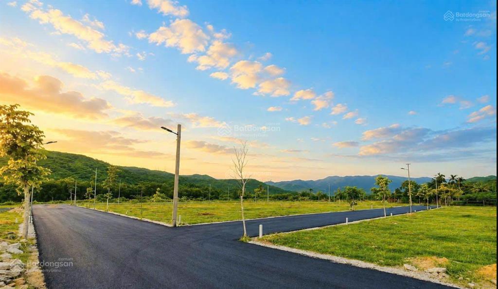 Chính chủ bán đất hoà tiến đà nẵng 1tỷ2 đường nhựa 5,5m sẵn sổ phù hợp đầu tư ở cho thuê bán nhanh