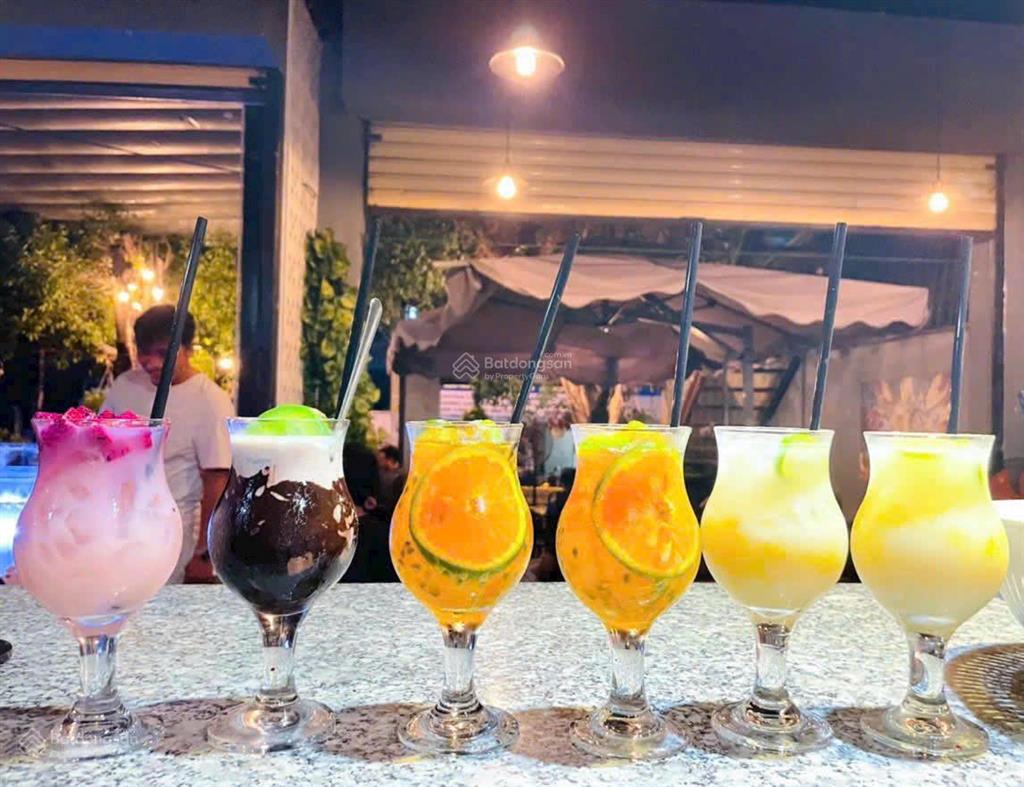 Sang nhượng quán cafe góc 2 mặt tiền đẹp  setup sẵn, vào bán ngay