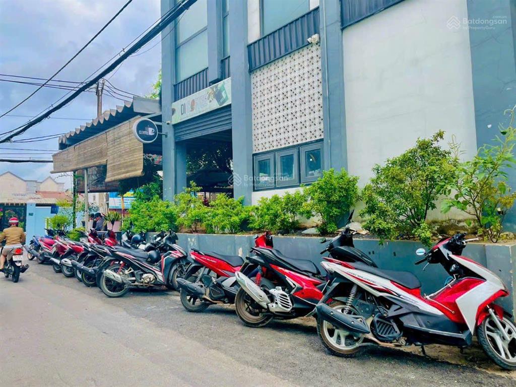 Sang nhượng quán cafe góc 2 mặt tiền đẹp  setup sẵn, vào bán ngay