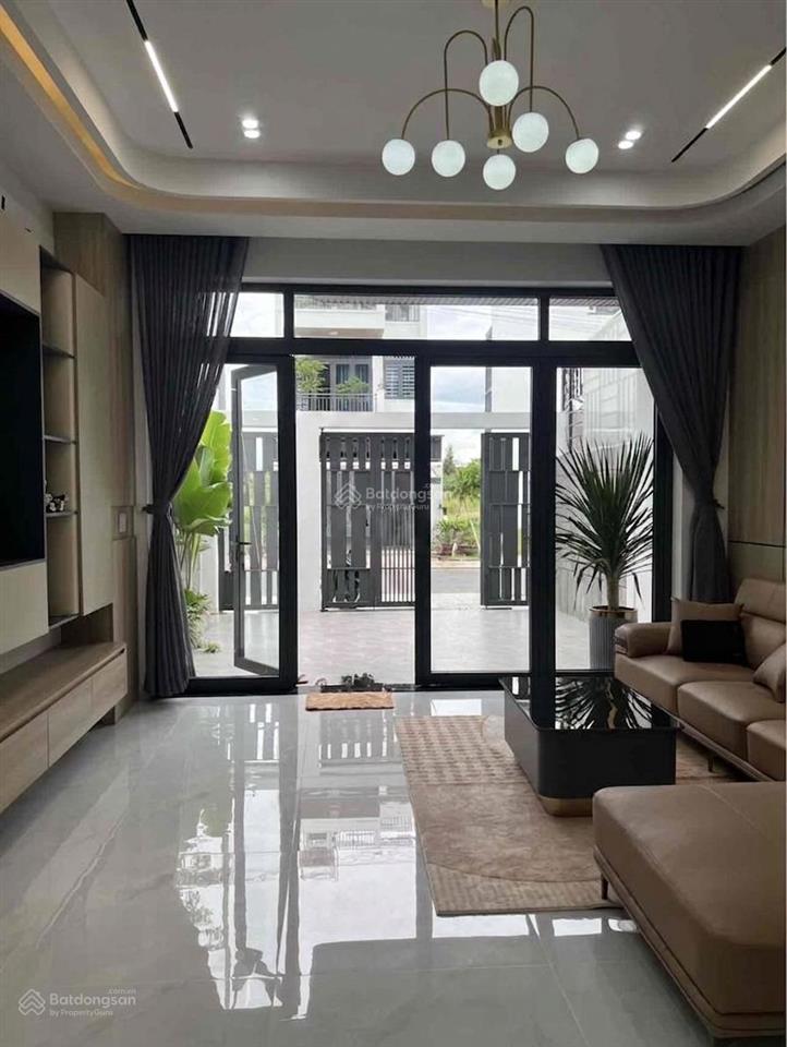Nhà 1 trệt 1 lầu gần chợ quang vinh 3, bình cơ, tp hcm (bình dương cũ)