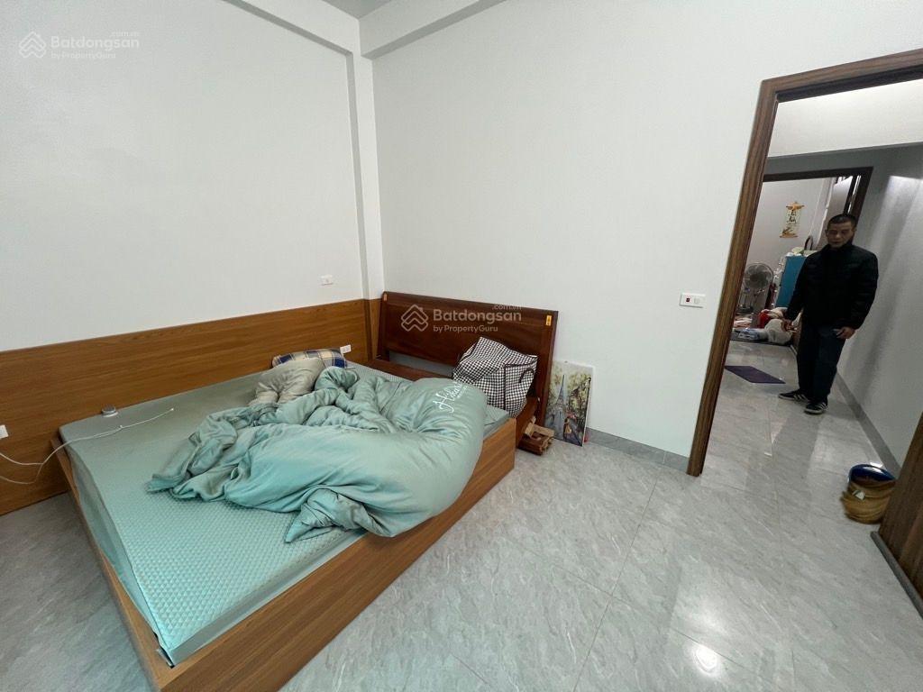 Nhà đẹp mới koong cầu am hà đông 3 phòng ngủ gần chợ gần oto
dt 32m2  5 tầng  7,55 tỷ
thiết kế 