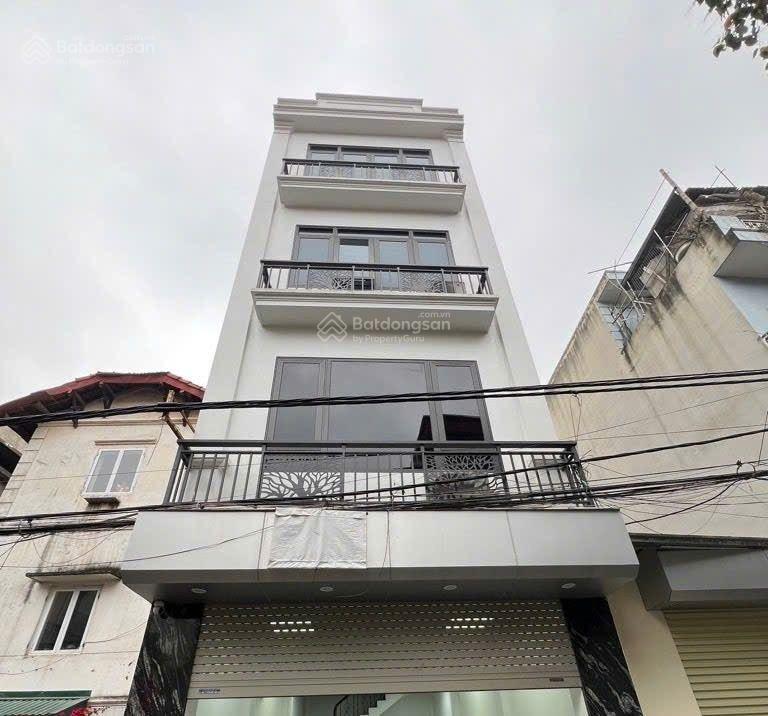 Nhà đẹp mới koong cầu am hà đông 3 phòng ngủ gần chợ gần oto
dt 32m2  5 tầng  7,55 tỷ
thiết kế 