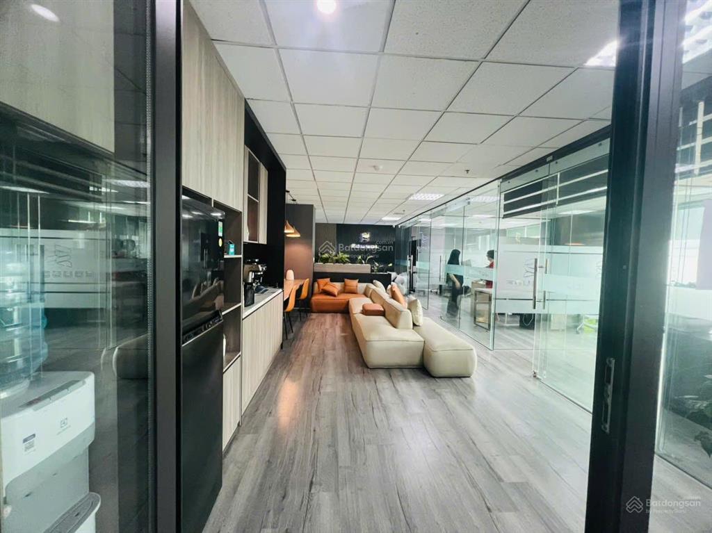 Cho thuê văn phòng tại cầu giấy, phố duy tân dt 170m2 giá thuê cực rẻ chỉ 270k/m2,  0972 524 ***