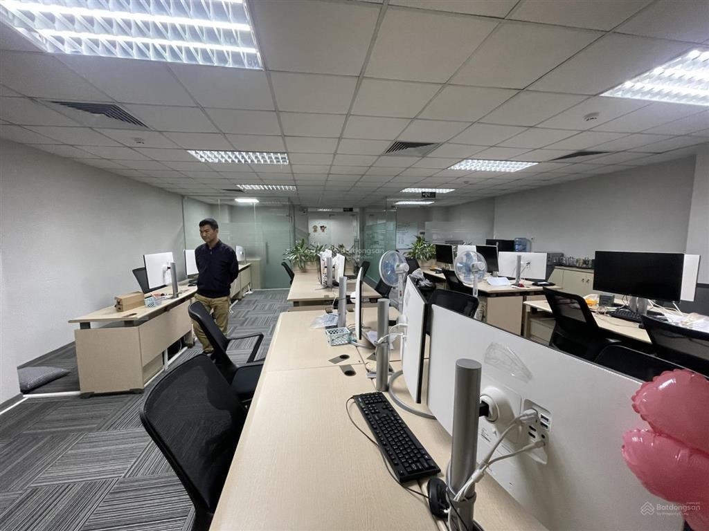 Cho thuê sàn văn phòng tại mỹ đình, đường lê đức thọ, nam từ liêm dt 106m2 giá cực rẻ chỉ 106m2 .