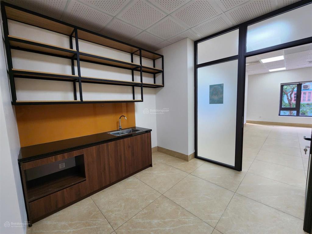 Hot cần cho thuê sàn văn phòng tại mỹ đình dt 250m2 giá chỉ 55tr/th bàn giao ngay.  0972 524 ***