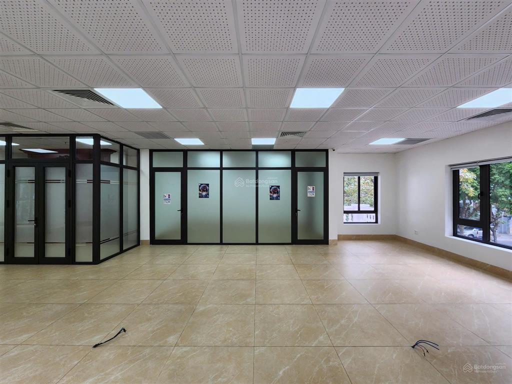 Hot cần cho thuê sàn văn phòng tại mỹ đình dt 250m2 giá chỉ 55tr/th bàn giao ngay.  0972 524 ***