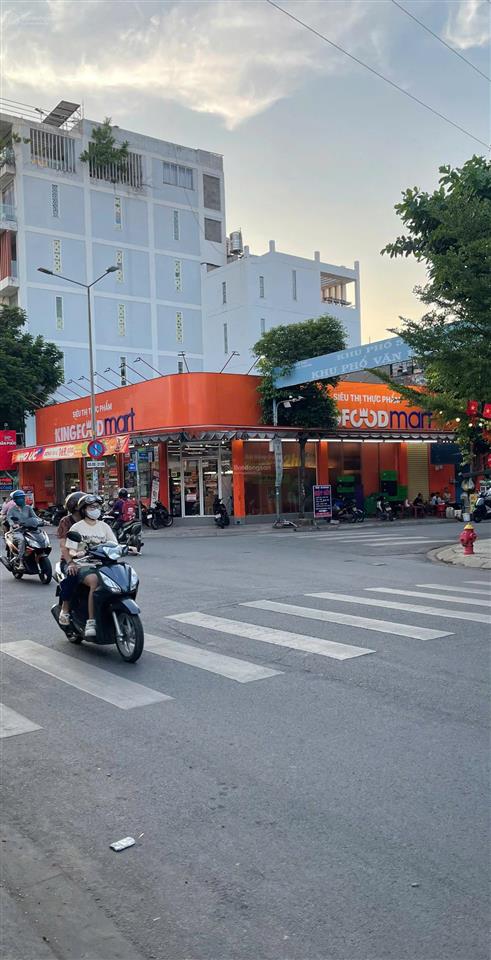 	bán nhà mt, ngang 6.55m đường lê văn sỹ, dt160m2( đang cho thuê 2.000usd), gần nhà thờ ba chuông