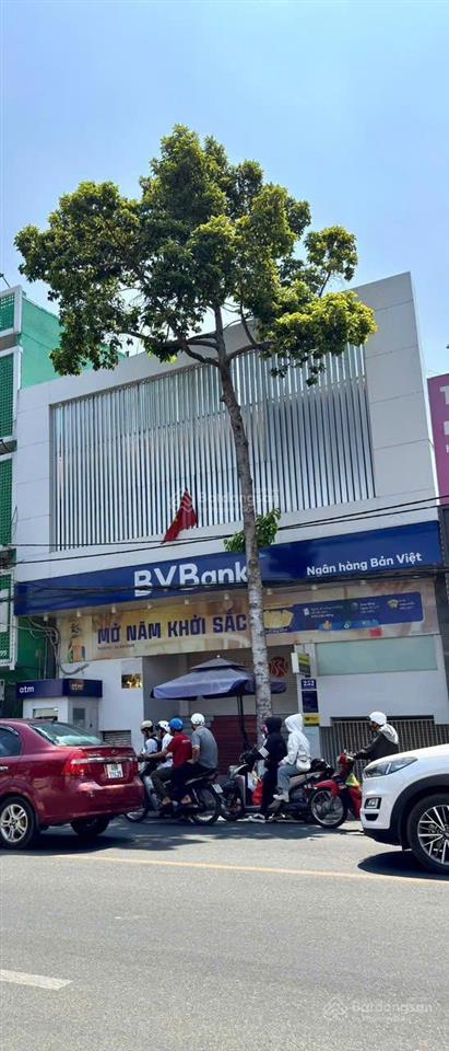 	bán nhà mt, ngang 6.55m đường lê văn sỹ, dt160m2( đang cho thuê 2.000usd), gần nhà thờ ba chuông