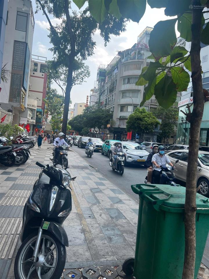 Bán nhà 2 mt nguyễn trãi, quận 1, cạnh zen plaza  dt 8x30, 3 tầng  hợp đồng thuê 250 triệu tháng
