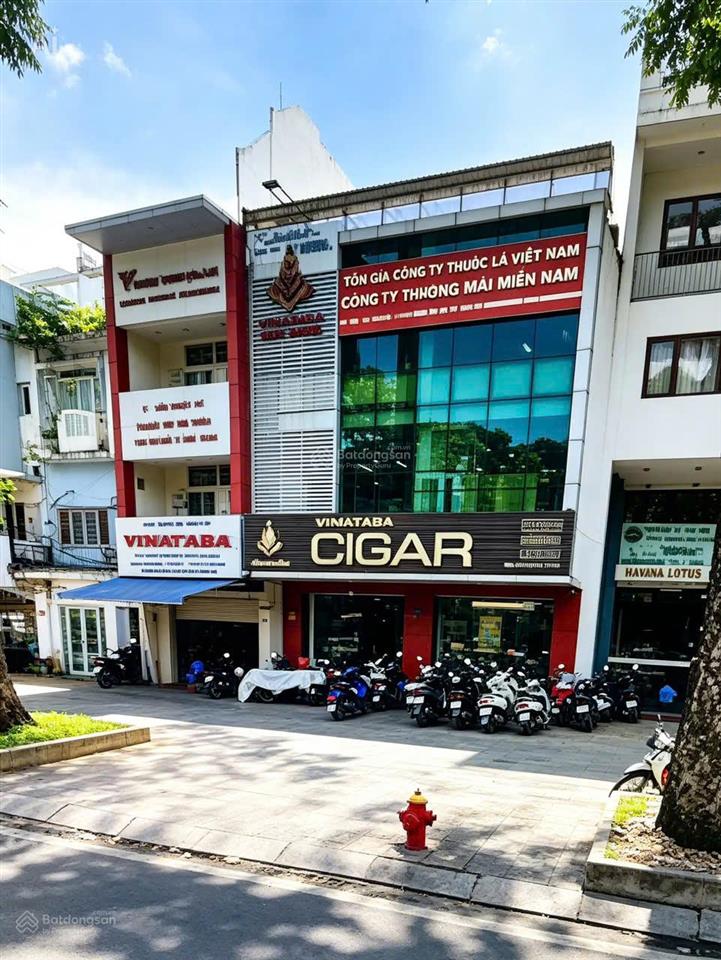 Bán nhà mt nguyễn thị minh khai quận 1  dt 6,5x19m nở hậu, 3 tầng  hđt 110 triệu/tháng  35 tỷ
