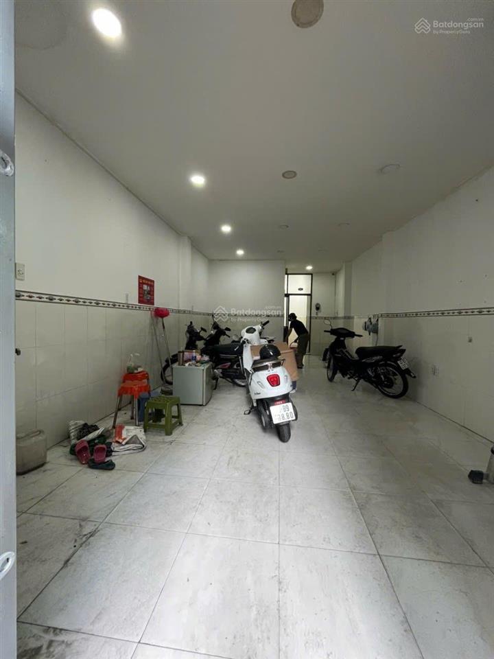 Bán nhà quận 10 dưới 10 tỷ, hẻm to, thu nhập khoảng 30 triệu/tháng