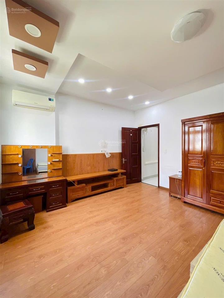 Siêu phẩm sát mặt tiền dương quảng hàm 65 m2 4 tầng  7 tỷ