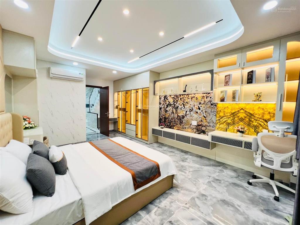 Bán nhà phong cách hiện đại 6 tầng  55m2  9 tỷ