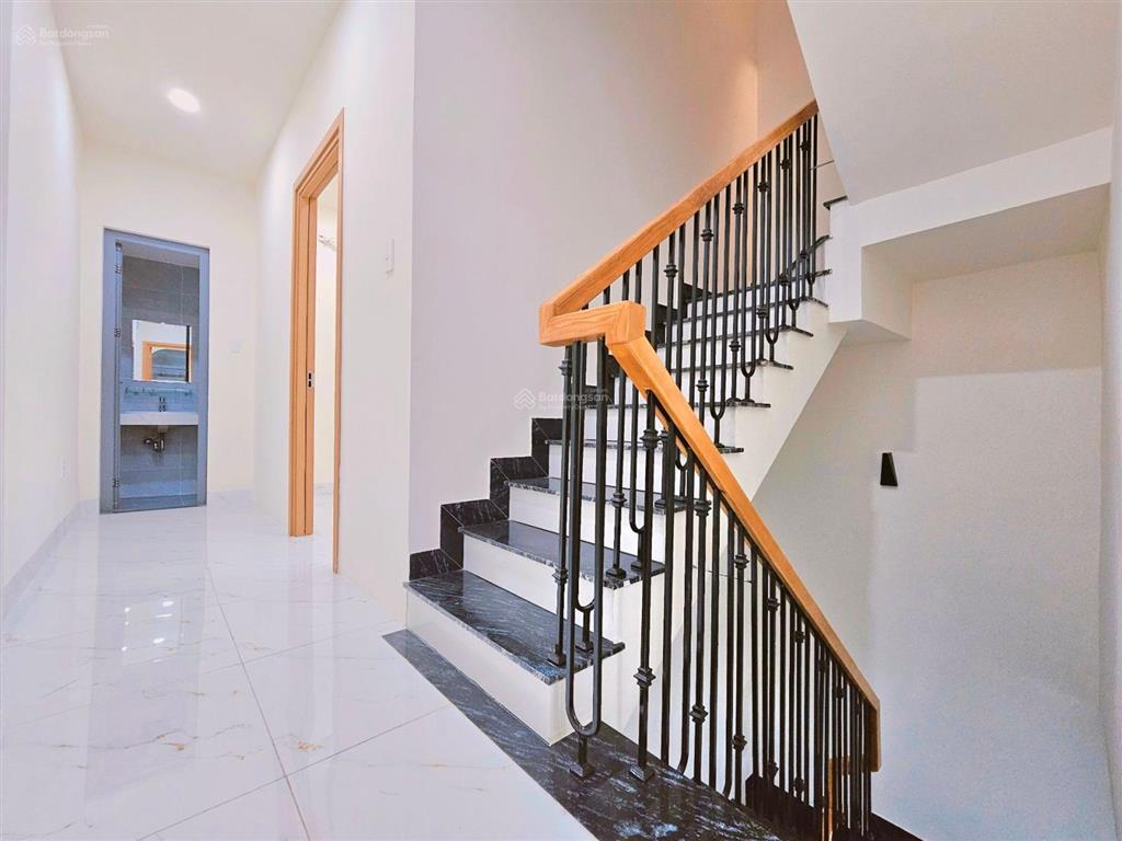 Bán nhà nhà mới ô tô ngủ trong nhà  nguyễn xí 55m2 10 tỷ