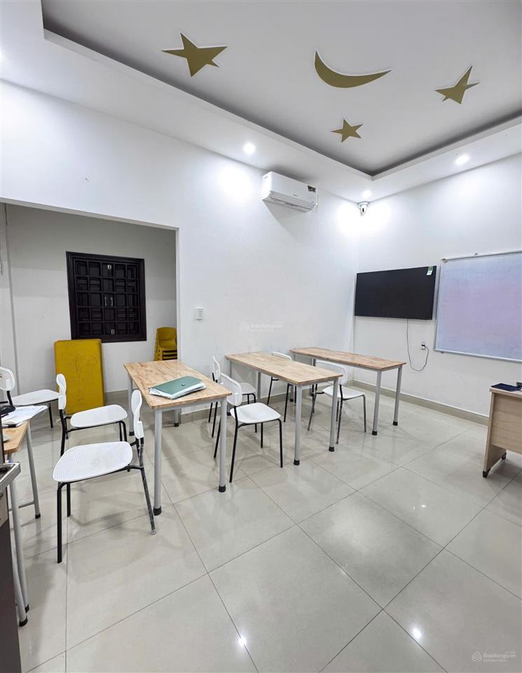 Nhà mặt phố đa mặn 3  3.5 tầng  6 phòng ngủ  giá chỉ 7.85 tỷ!