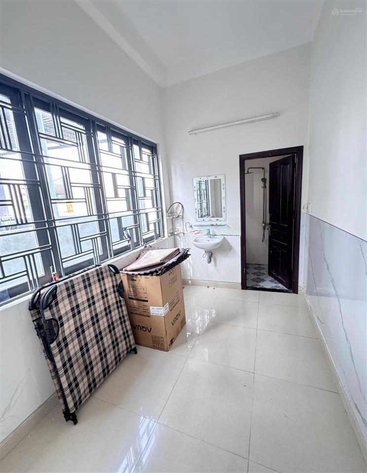 Nhà mặt phố đa mặn 3  3.5 tầng  6 phòng ngủ  giá chỉ 7.85 tỷ!