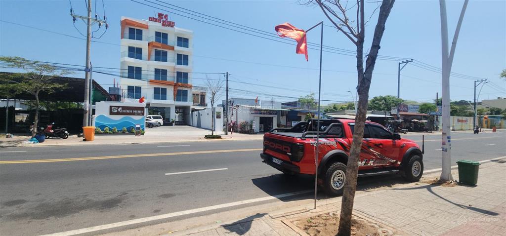 Lô đất mt 998b 273m2 full thổ cư, cách biển hồ tràm 500m. giá bán 10,7 tỷ  0904 787 ***