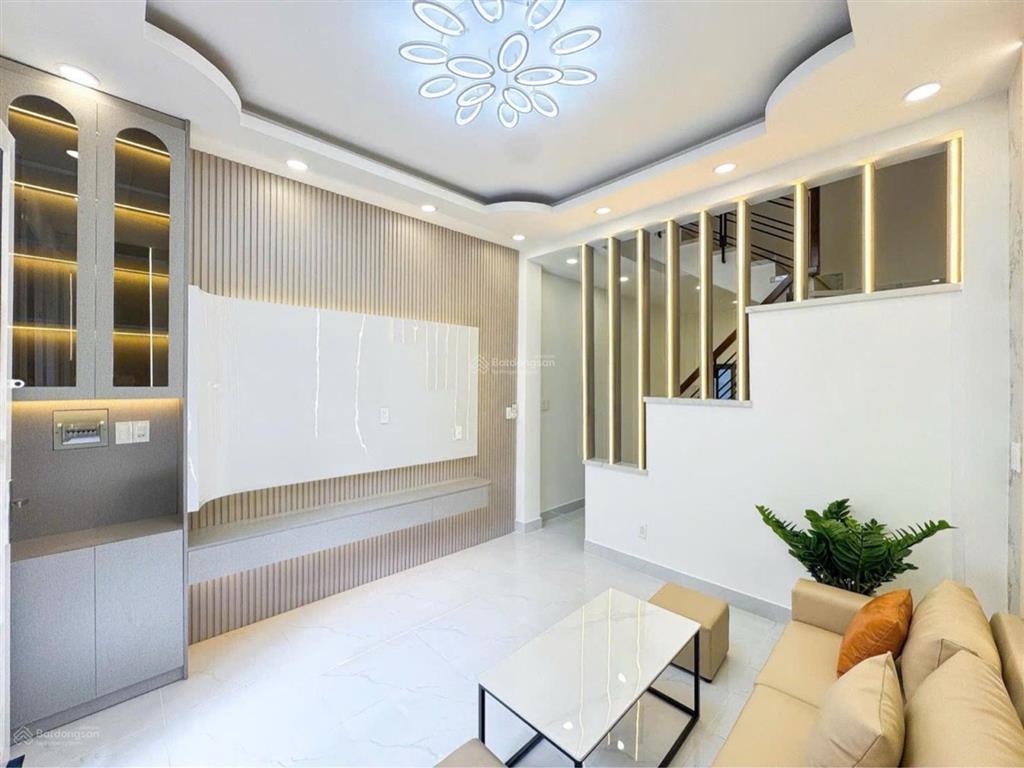 Tài chính nhỉnh 4t đồng  hẻm ôtô  sát bên cc cao cấp ecogreen  trung tâm quận 7  alo 0902 943 ***