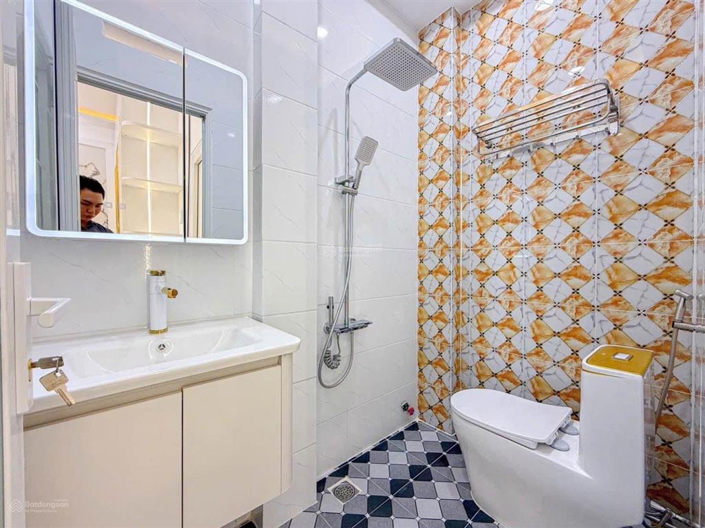 Nhà xây mới 3 tầng  ô tô ngủ trong nhà  sát bên phú mỹ hưng q7  giá 9 tỷ nhỉnh còn thương lượng