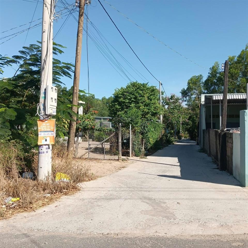 Bán đất 269.6m² full thổ cư ngang 6m giá 6.75 tỷ tại xã hồ tràm