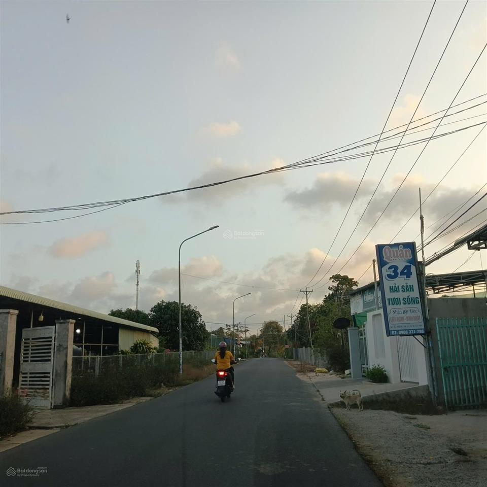 Bán đất 299.7m² full thổ cư ngang 8m giá 7,5 tỷ tại xã hồ tràm