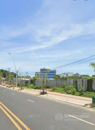 Miếng đất lớn vị trí vàng ngã tư biển hồ tràm  đất ở có thổ cư dt 1014m2