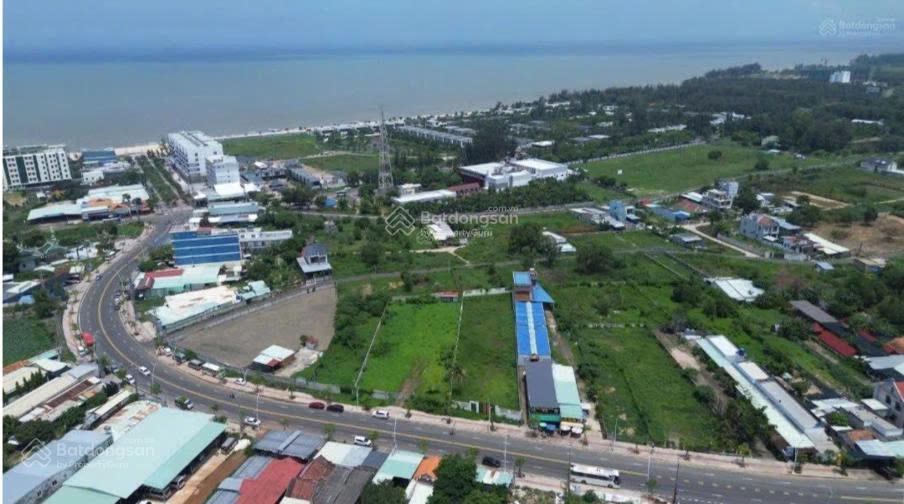 Miếng đất lớn vị trí vàng ngã tư biển hồ tràm  đất ở có thổ cư dt 1014m2
