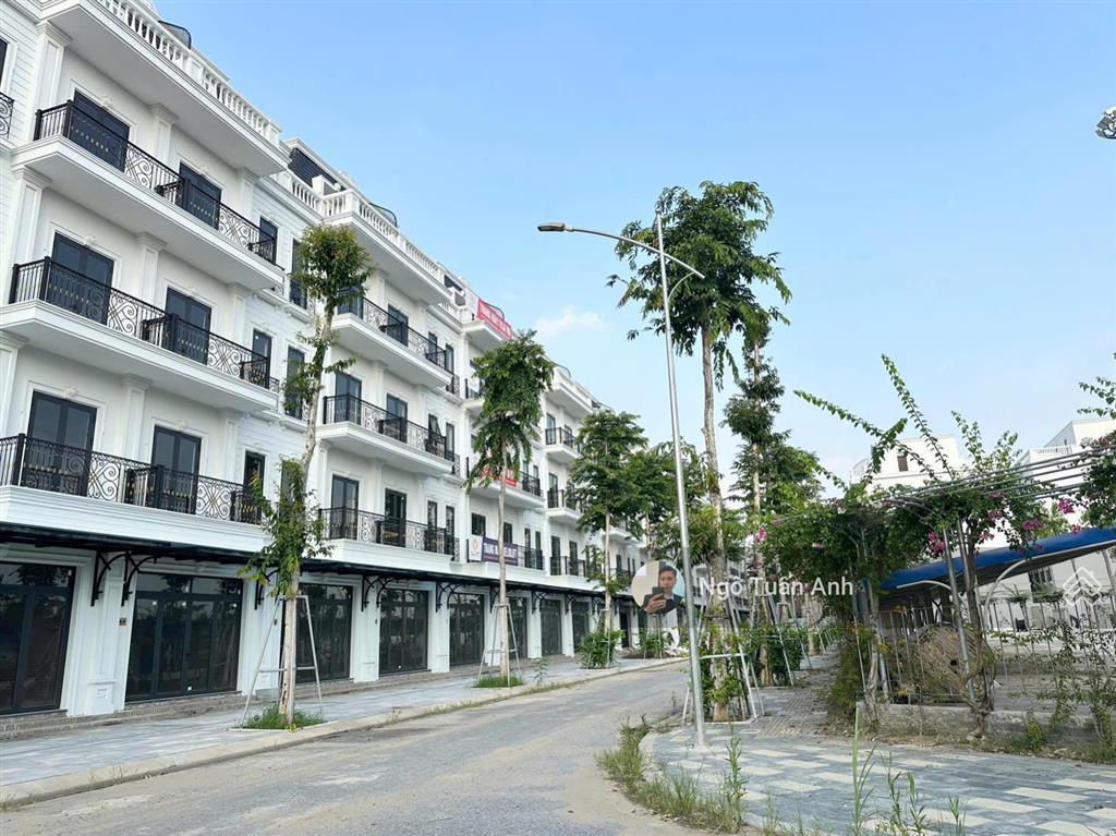 Em sẵn căn liền kề view vườn hoa giá tốt, chỉ hơn 11 tỷ bên lk6