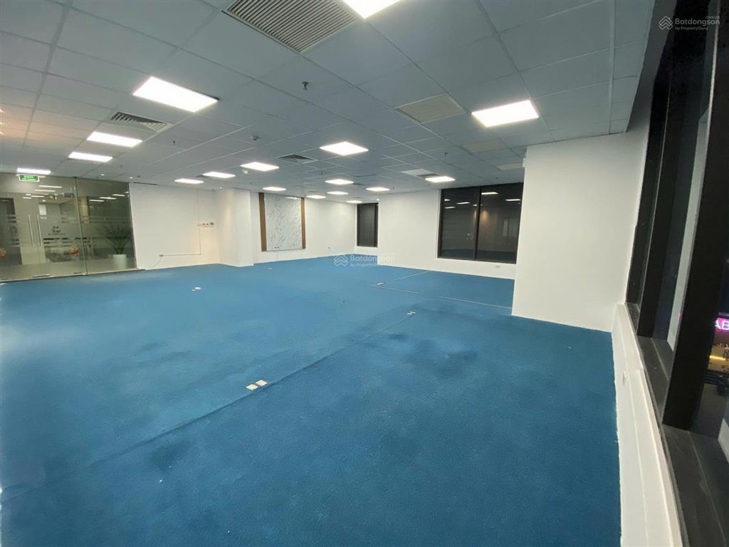 Cho thuê 115m2 sàn vp khu ngoại giao đoàn, giá hợp lý, sẵn bàn giao