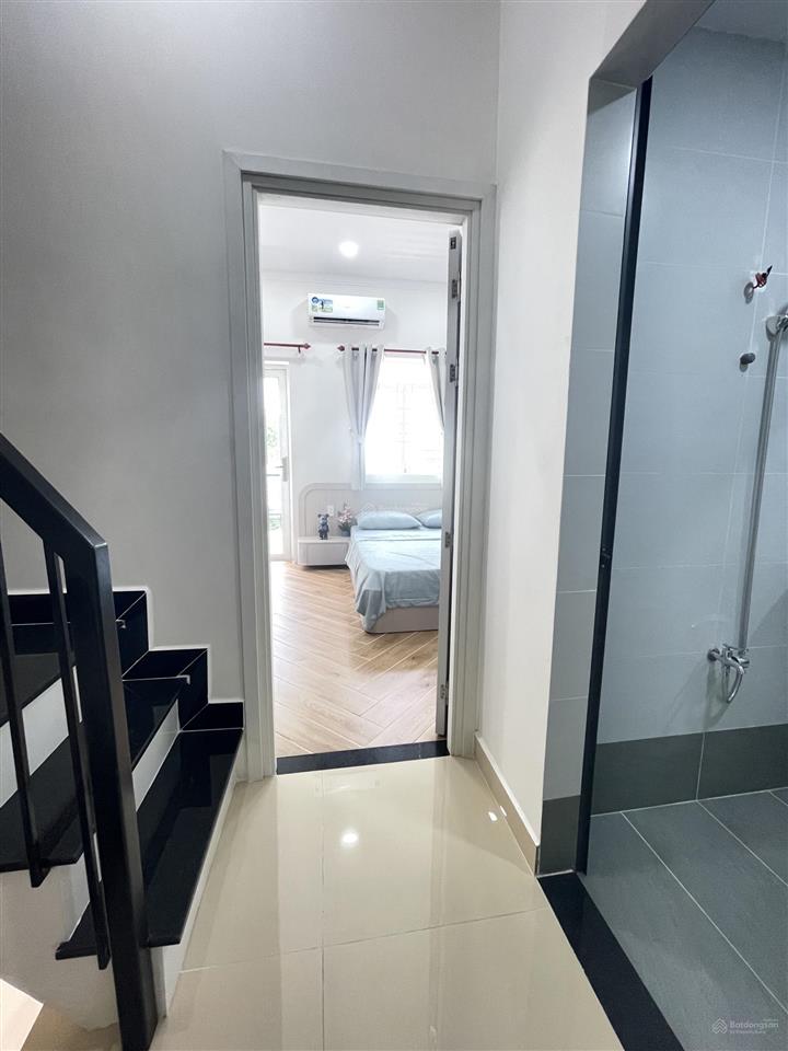 Đối diện trường phan chu trinh| thống nhất gò vấp | 4 tầng | 3pn | 3 wc | hẻm xe hơi | 4 tỷ 390