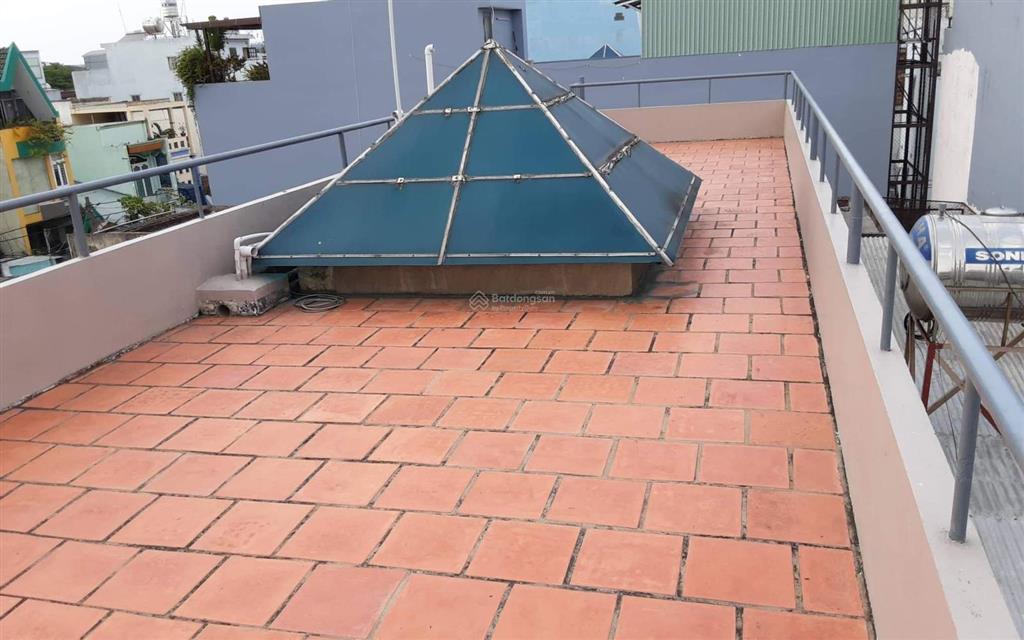 Nhà mặt tiền đường rộng 16m,khu yên tỉnh,cao cấp.
