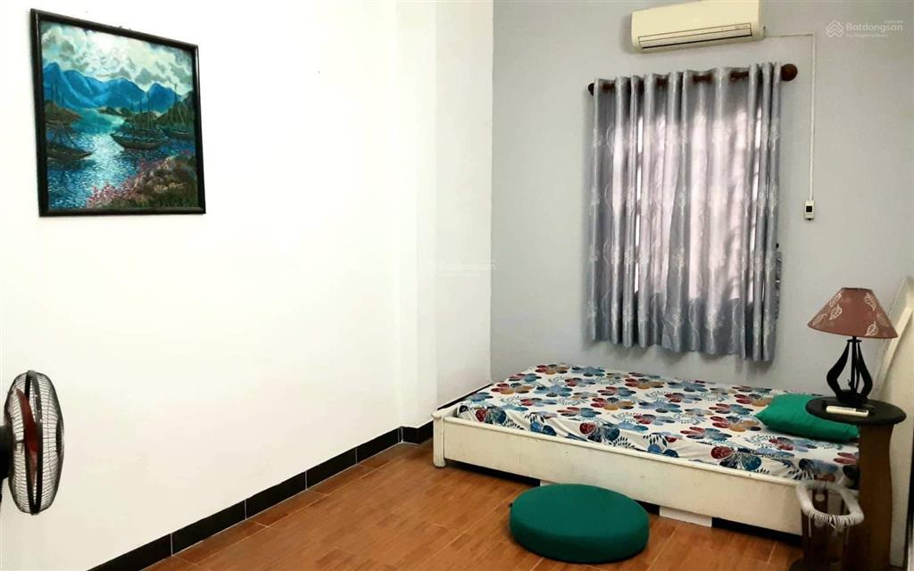 Nhà mặt tiền đường rộng 16m,khu yên tỉnh,cao cấp.