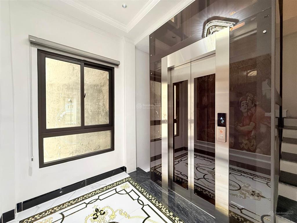 Nhà đẹp nét căng la thành chỉ cần xách vali vào ở  18 tỷ