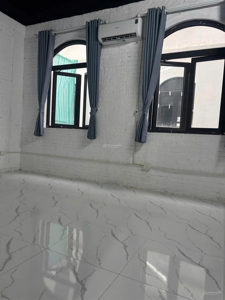 Cho thuê nhà chà là  ocp2 dt 75m2  tầng 1 thông  mặt đường kinh doanh  3pn có điều hòa