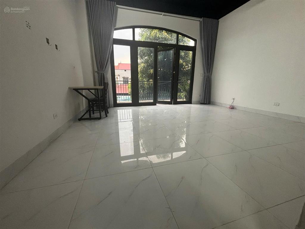 Cho thuê nhà chà là  ocp2 dt 75m2  tầng 1 thông  mặt đường kinh doanh  3pn có điều hòa