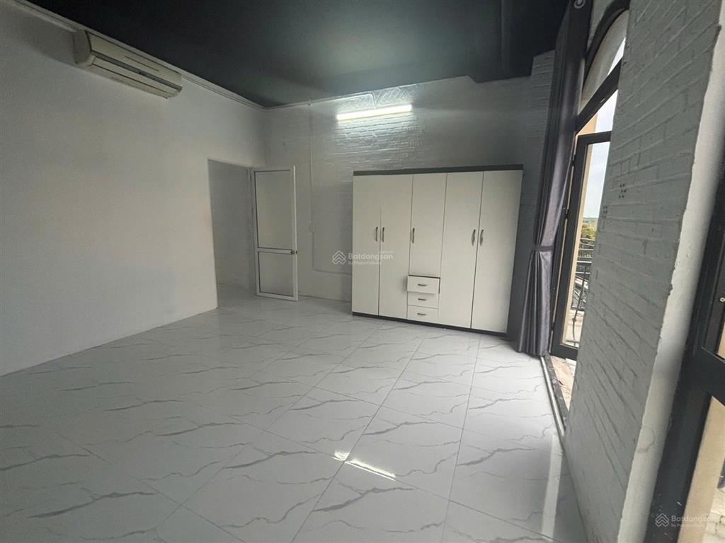 Cho thuê nhà chà là  ocp2 dt 75m2  tầng 1 thông  mặt đường kinh doanh  3pn có điều hòa
