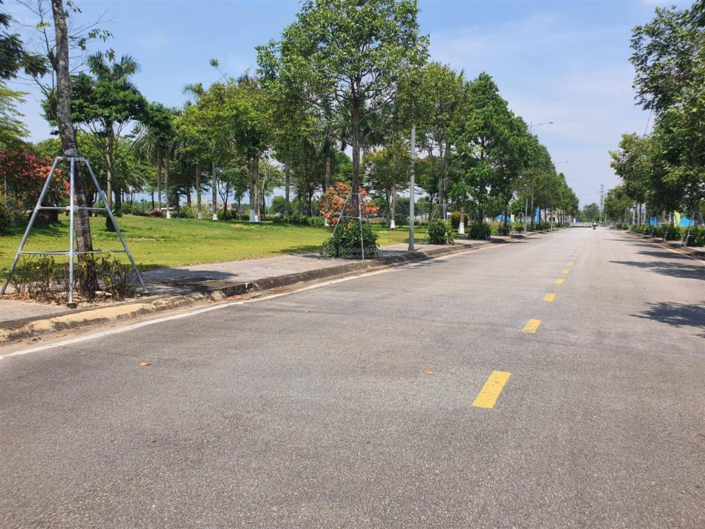 Hàng hiếm lô lớn 156m2, mặt tiền đường rộng 25m tại khu dịch vụ hỗn hợp vsip quảng ngãi