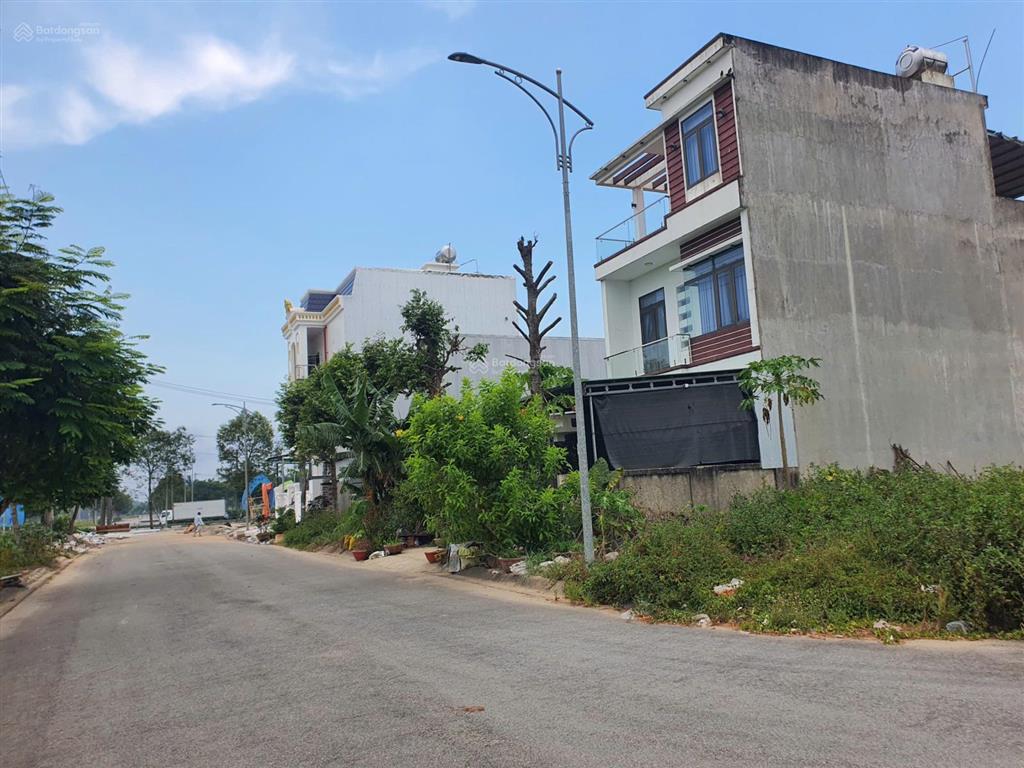 Một vị trí đẹp, 126m2, thuộc khu a  khu a  khu dịch vụ hỗn hợp vsip quảng ngãi, 1,x.x tỷ