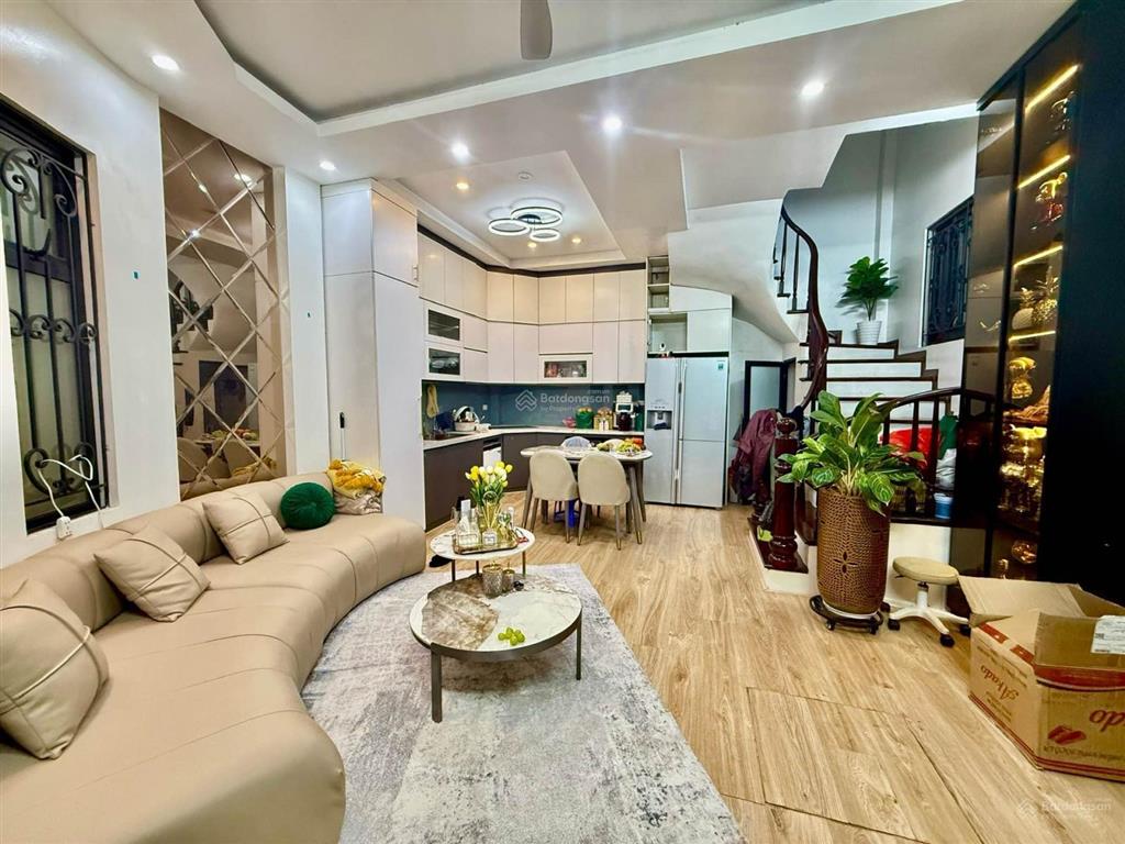 Nhà ngọc lâmlong biên, lô góc 3 thoáng, ngõ thông ngọc lâm, hồng tiến, nguyễn văn cừ, giá hơn 8 tỉ