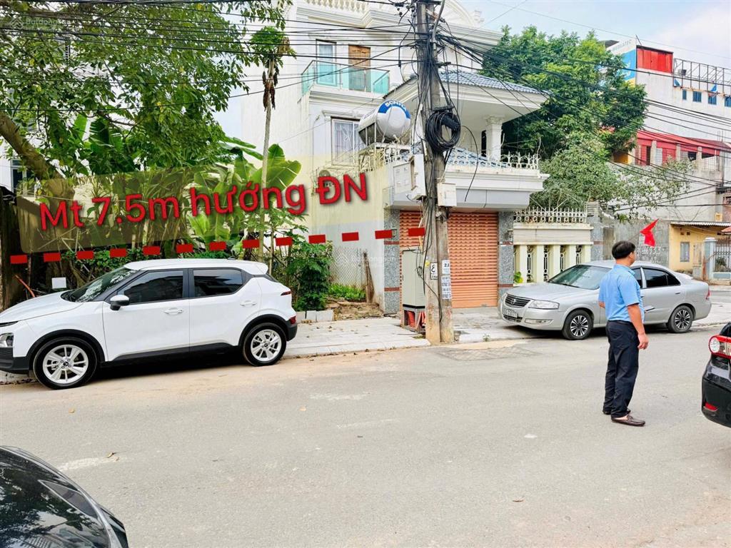 Chính chủ bán lô đất kinh doanh siêu đẹp phố trần cừ, khai quang 151m mt 7,5m giá 45tr/m 0988 296 ***