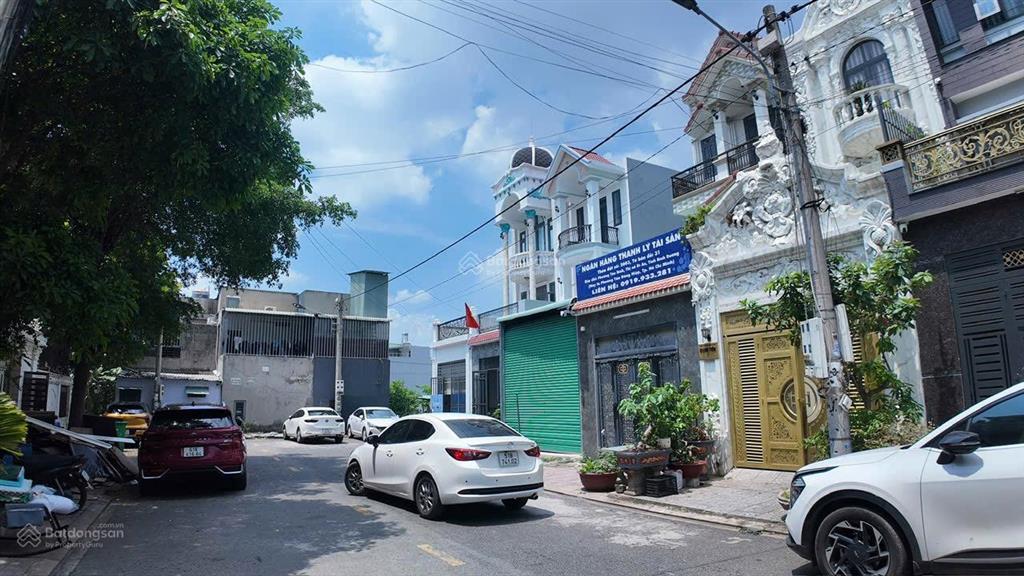 4,1 x 20,6 nhà kdc lê phong, dĩ an, bình dương chỉ 3 tỷ 878
