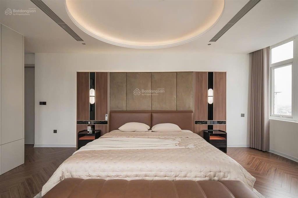 Báncăn góc cc 3pn, 2wc, 136m2, giá rẻ nhất khu vực tại học viện quốc phòng view hồ tây siêu đẹp