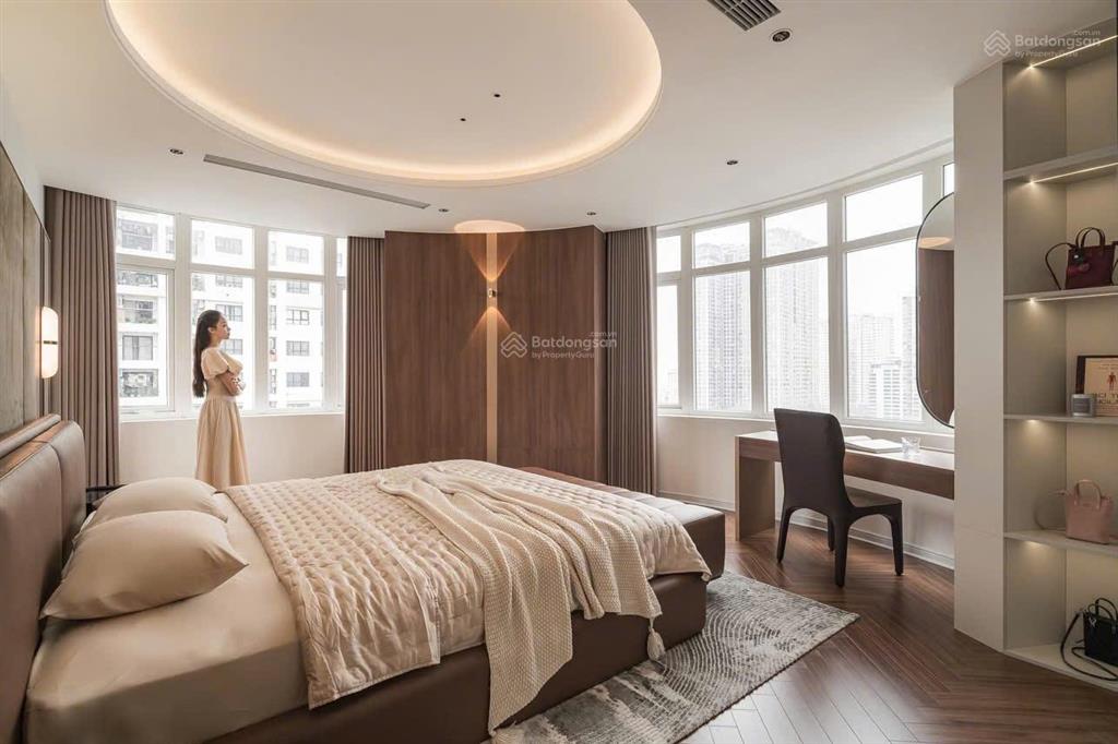 Báncăn góc cc 3pn, 2wc, 136m2, giá rẻ nhất khu vực tại học viện quốc phòng view hồ tây siêu đẹp