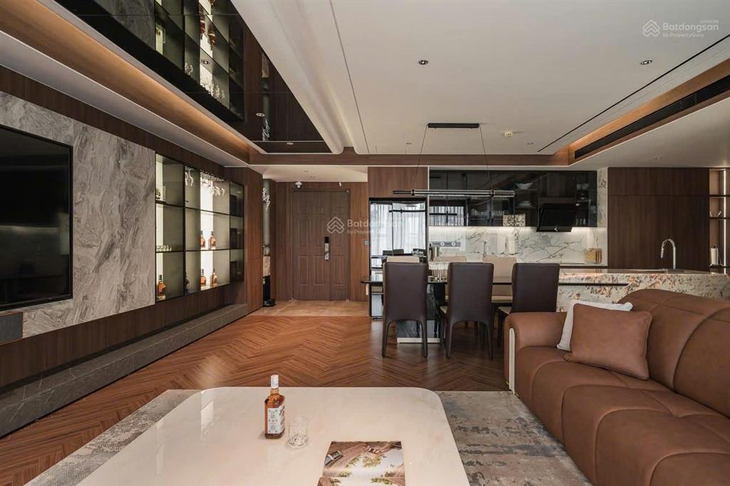 Báncăn góc cc 3pn, 2wc, 136m2, giá rẻ nhất khu vực tại học viện quốc phòng view hồ tây siêu đẹp