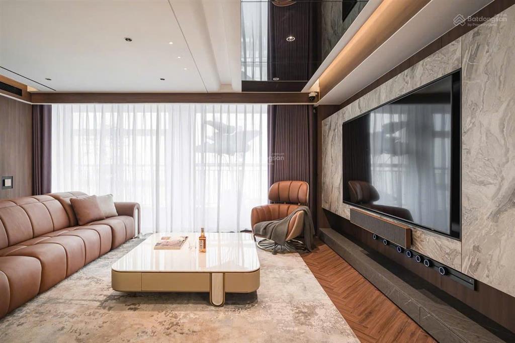 Báncăn góc cc 3pn, 2wc, 136m2, giá rẻ nhất khu vực tại học viện quốc phòng view hồ tây siêu đẹp