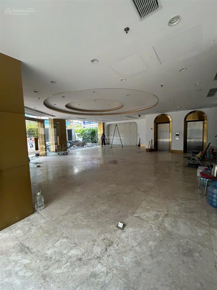 Cho thuê văn phòng 800 triệu, 1700m2 tại cách mạng tháng tám, p 13, q3, tp. hcm