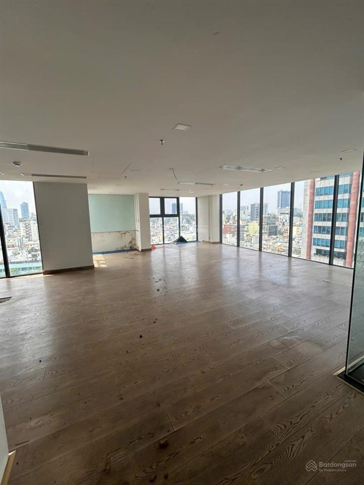 Cho thuê văn phòng 800 triệu, 1700m2 tại cách mạng tháng tám, p 13, q3, tp. hcm