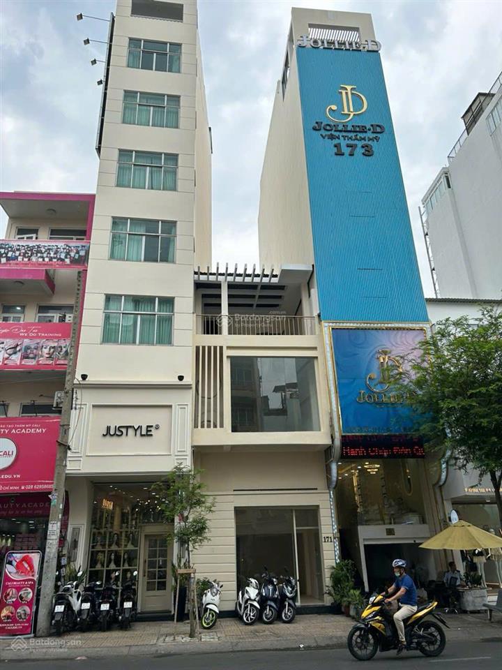 Chỉ 30 tỷ có nhà mt quận 1. cần bán nhanh nhà mt đinh tiên hoàng, quận 1. dt = 4x18m. trệt + lầu.