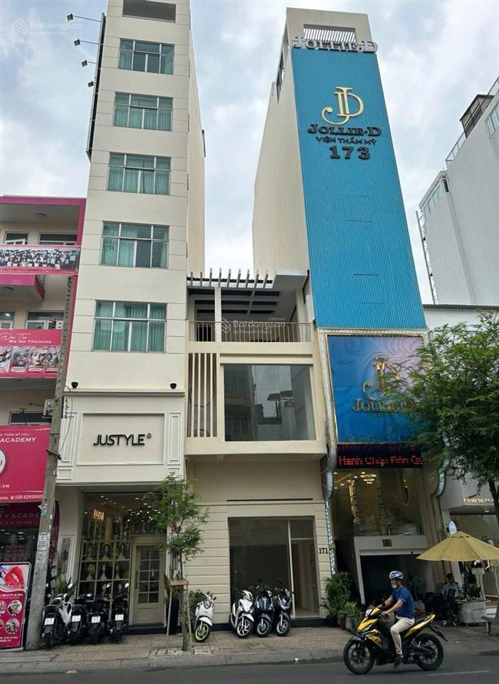 Chỉ 30 tỷ có nhà mt quận 1. cần bán nhanh nhà mt đinh tiên hoàng, quận 1. dt = 4x18m. trệt + lầu.