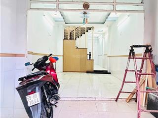 4 tỷ hơn  hẽm 5 m thông tứ tung  4 x 11  2 tầng  tiện kinh doanh nhỏ và ở